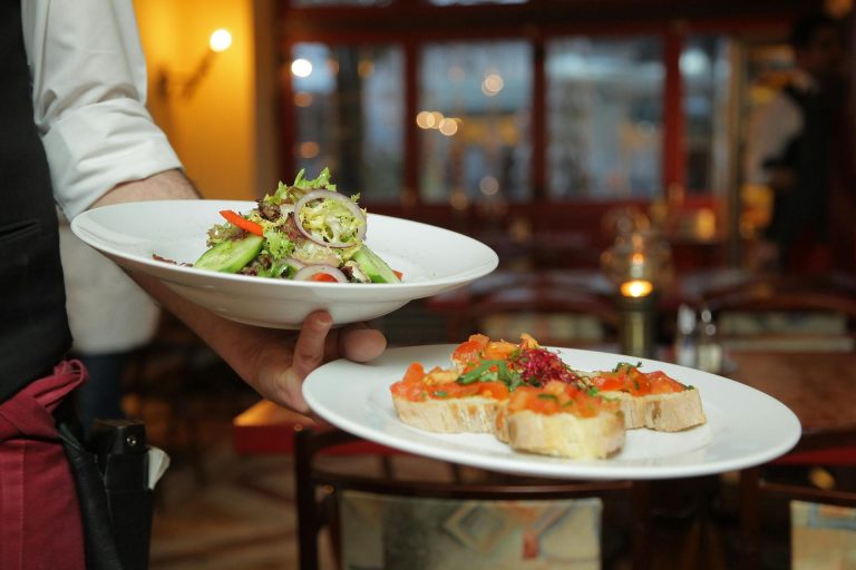 As tendências gastronômicas na hotelaria são, acima de tudo, um reflexo das novas preferências dos viajantes | Crédito: Pexels
