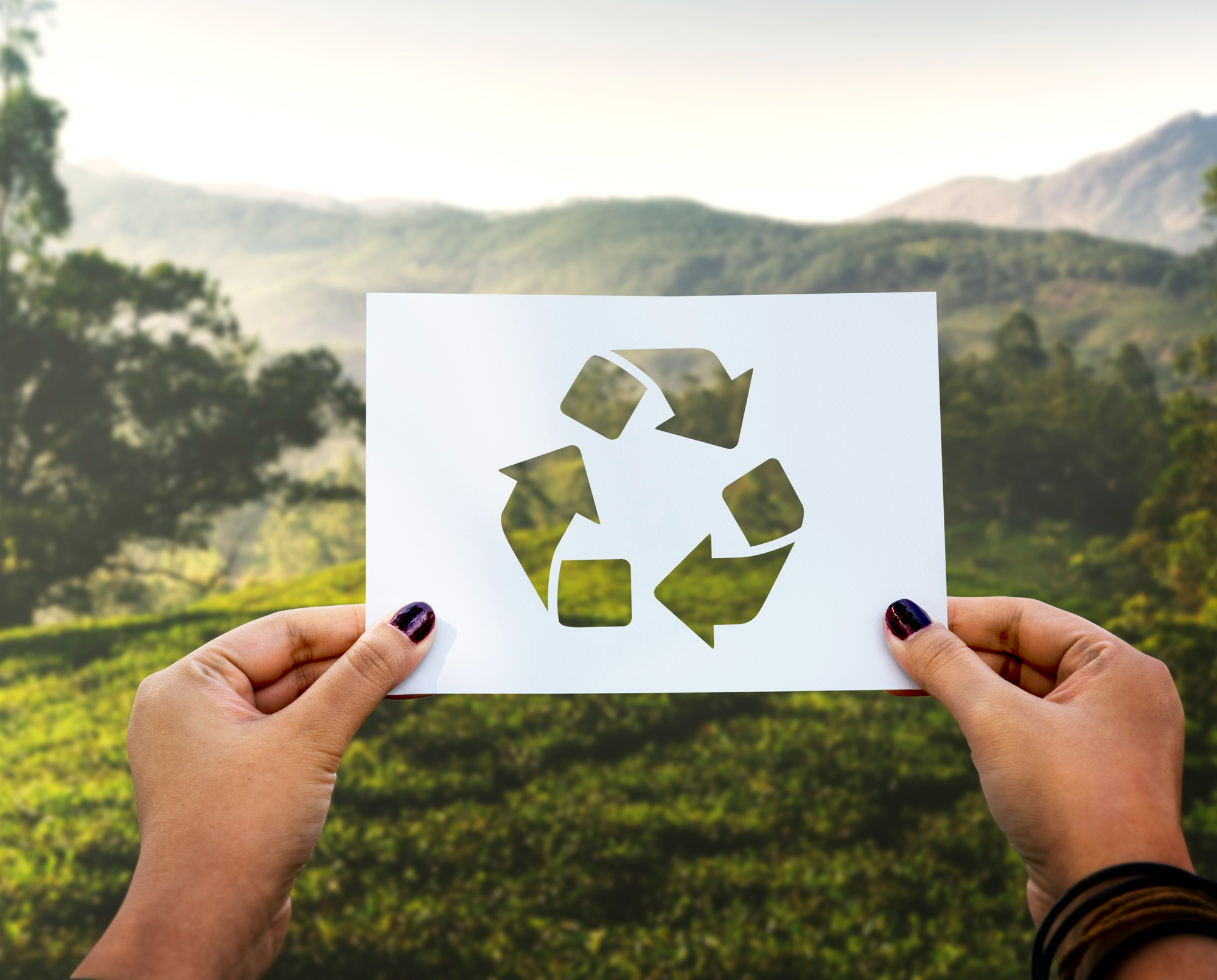 Fornecedores que promovem a reciclagem e lidam com os resíduos de forma responsável se destacam quando se fala em sourcing sustentável | Crédito: Freepik