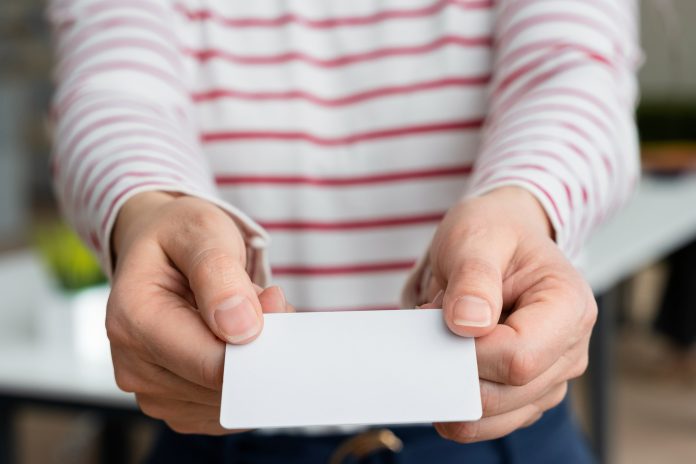 Não reconhecer a importância do RSVP pode ser encarado como falta de empatia e de consideração com o outro. Aprofunde-se no assunto neste artigo exclusivo | Crédito: Freepik