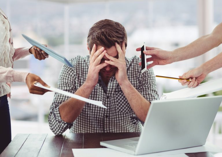 O burnout na hotelaria é um problema que pode ser evitado com algumas mudanças na cultura organizacional. Descubra quais são elas agora | Crédito: Freepik