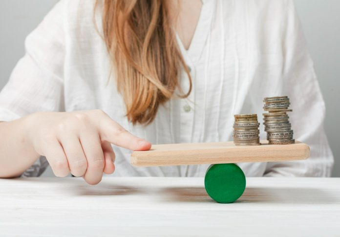 Paridade tarifária em hotéis é a arte de equilibrar os preços nos diversos canais e de olhar para a receita e para a ocupação de modo estratégico | Crédito: Freepik