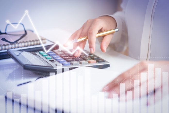 Quando realizada corretamente, a precificação do cardápio em restaurantes de hotel beneficia diretamente a saúde financeira do negócio e complementa a experiência do hóspede | Crédito: Freepik