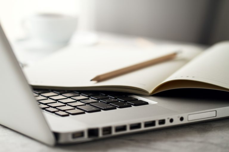 Anote aí: a programação editorial do Portal do Hoteleiro do próximo trimestre já foi definida. Saiba agora o que vem por aí! | Crédito: Freepik