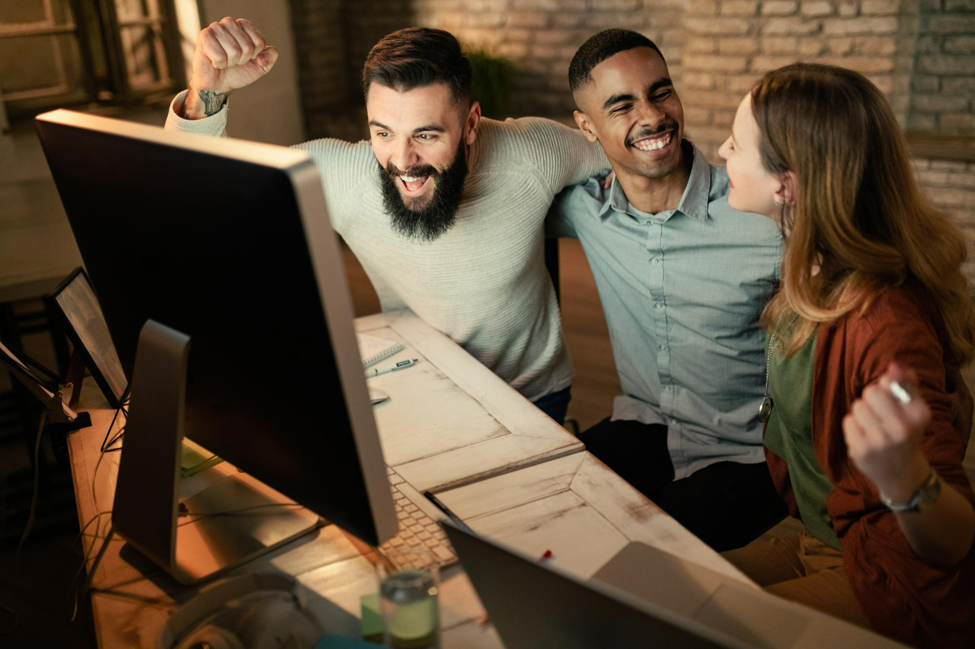 Estimular um ambiente de trabalho que seja saudável e diverso não só traz resultados positivos para o hotel, como também integra a relação das melhores práticas do ESG na hotelaria | Crédito: Freepik