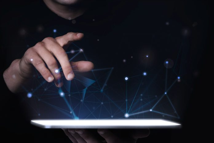 Retrofit tecnológico de hotéis é o ato de modernizar um empreendimento hoteleiro, integrando novos recursos e contribuindo para uma melhor experiência do hóspede | Crédito: Freepik