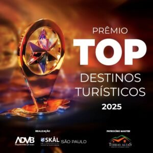 Banner promocional do Prêmio Top Destinos Turísticos 2025, exibindo o troféu oficial da premiação. A imagem destaca o Terras Altas Resort & Convention Center como patrocinador máster do evento, acompanhado pelas marcas realizadoras ADVB, Skål International e estado de São Paulo.