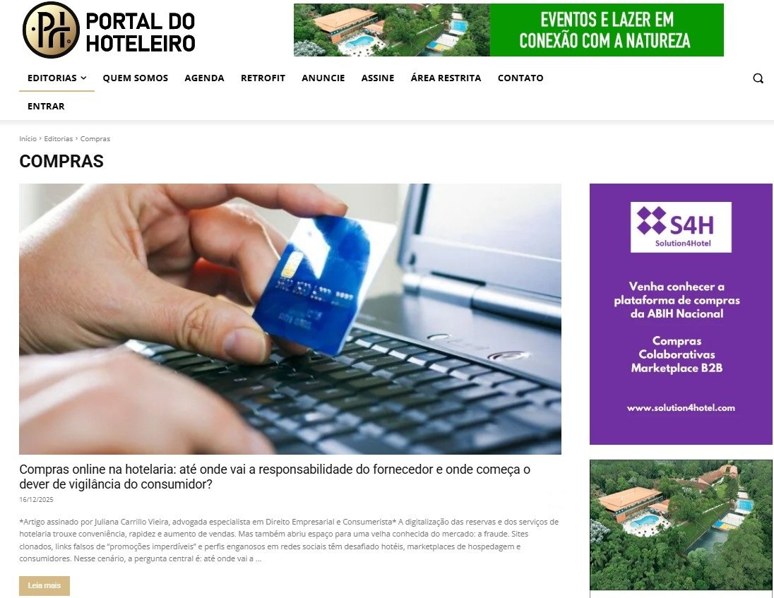 Captura de tela do site Portal do Hoteleiro na seção "Compras". O destaque é o artigo "Compras online na hotelaria: até onde vai a responsabilidade do fornecedor e onde começa o dever de vigilância do consumidor", datado de 20/12/2025.
